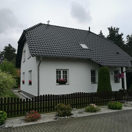 Gaestezimmer Im Bewohnten Efh Mit Pool Und Garten Ziltendorf Bagian luar foto