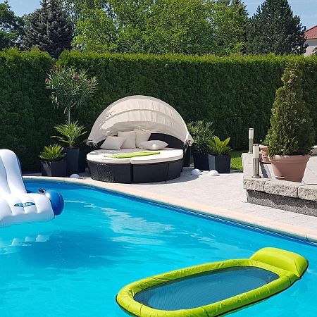 Gaestezimmer Im Bewohnten Efh Mit Pool Und Garten Ziltendorf Bagian luar foto