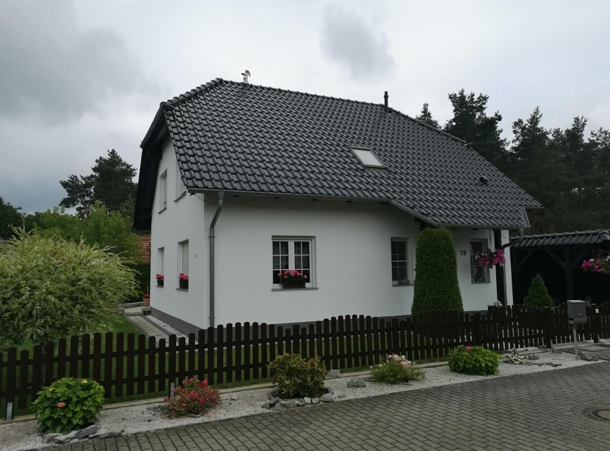 Gaestezimmer Im Bewohnten Efh Mit Pool Und Garten Ziltendorf Bagian luar foto