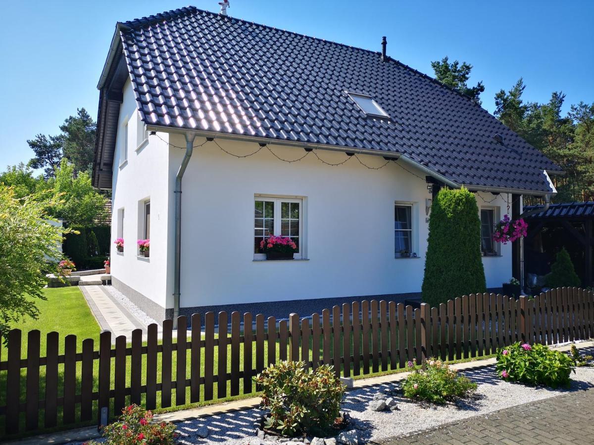 Gaestezimmer Im Bewohnten Efh Mit Pool Und Garten Ziltendorf Bagian luar foto