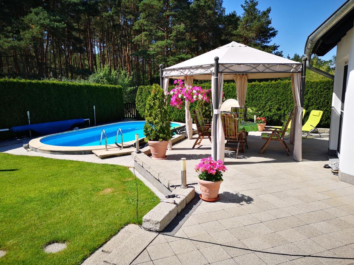 Gaestezimmer Im Bewohnten Efh Mit Pool Und Garten Ziltendorf Bagian luar foto